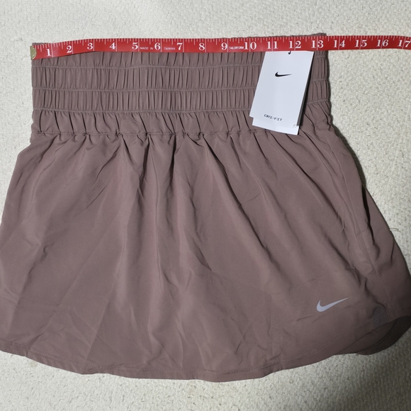 Nike Dri-FIT Mauve Athletic Skort Skirt w/ Built-In Shorts Small (Flawed) - Picture 4 of 7